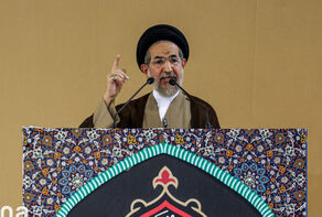 خطيب جمعة طهران: النزعة الحربية الأمريكية سبب تغيّر موازين القوى لصالح إيران