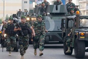 الجيش اللبناني يعتقل جنديا فتح النار على المحتجين لتفريقهم