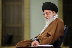 قائد الثورة يوافق على العفو او خفض العقوبة عن 3552 سجينا.. بينهم 32 محكوما امنيا