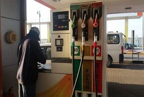 صادرات البنزين الايراني تدر نحو 200 مليون دولار عملة صعبة اسبوعيا