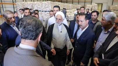 بازدید محسنی اژه‌ای از بندر خشک؛ دستور برای تعیین تکلیف کالاهای اساسی معطل‌مانده و ۳ هزار تن کنجاله سویا