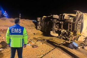 جزئیات واژگونی اتوبوس در جاده نیشابور ـ مشهد؛ 28 مجروح به مراکز درمانی منتقل شدند