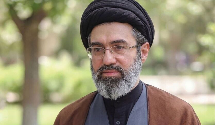 رهبر انقلاب: تا رسیدن به قلّه‌های پیشرفت هم‌عهدیم