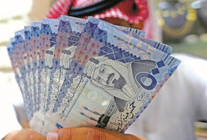 السعودية.. إجراءات تقشفية كبيرة وعسكري يشكو الفقر (فيديو)