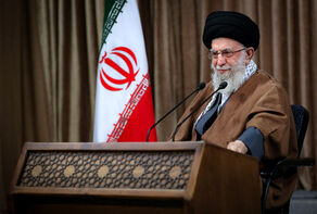 حضرت آیت‌الله خامنه‌ای: ما از قرآن یاد گرفته‌ایم با آن‌هایی که با ما سر دشمنی ندارند خوش رفتاری کنیم