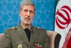 العميد حاتمي يدعو بريطانيا لدفع ديونها لايران عملياً
