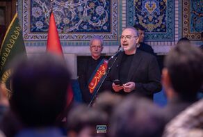 بغض افشین علا بر مزار رهبر شهید؛ اشعاری  که با اشک همراه شد
