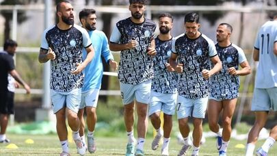 قطری‌ها پرواز مستقیم استقلال را نپذیرفتند؛ سفر  آبی‌ها به نجف
