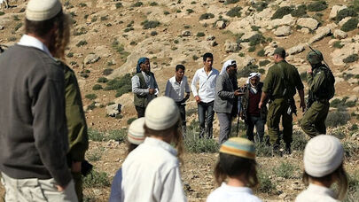 התקפות מתנחלים בגדה המערבית: כלי רכב ובית הוצתו, ורועים היו מטרות