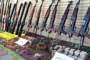 伊朗边防部队在东南边境查获122件军用武器