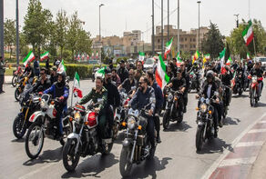  رزمایش ۴۰ هزار موتور سوار جان فدای ایران در پایتخت + فیلم