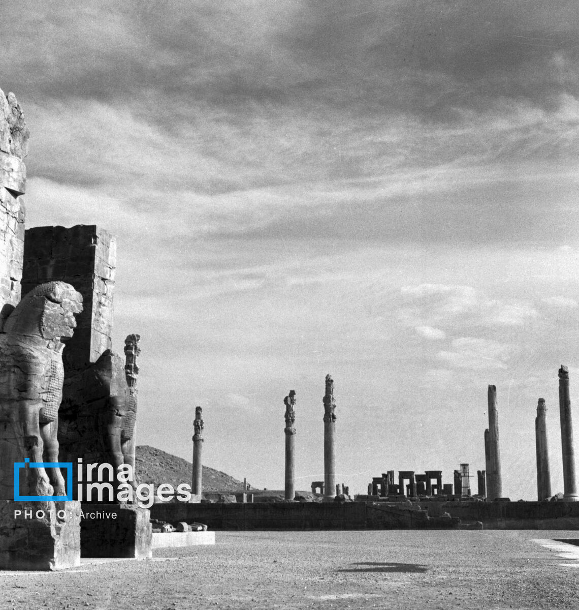 تخت جمشید در دهه 1340 (13)